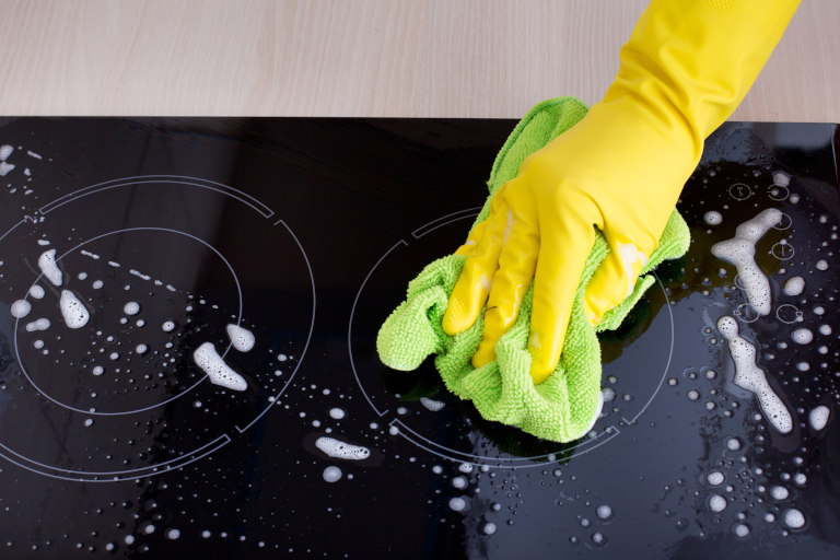 How to clean your cooker’s hob