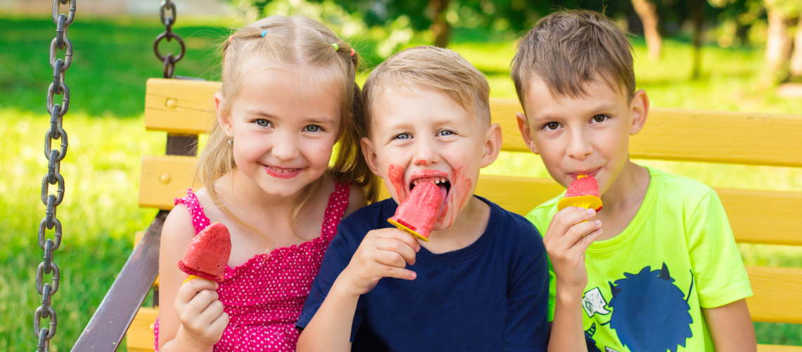 Kids eating lollies