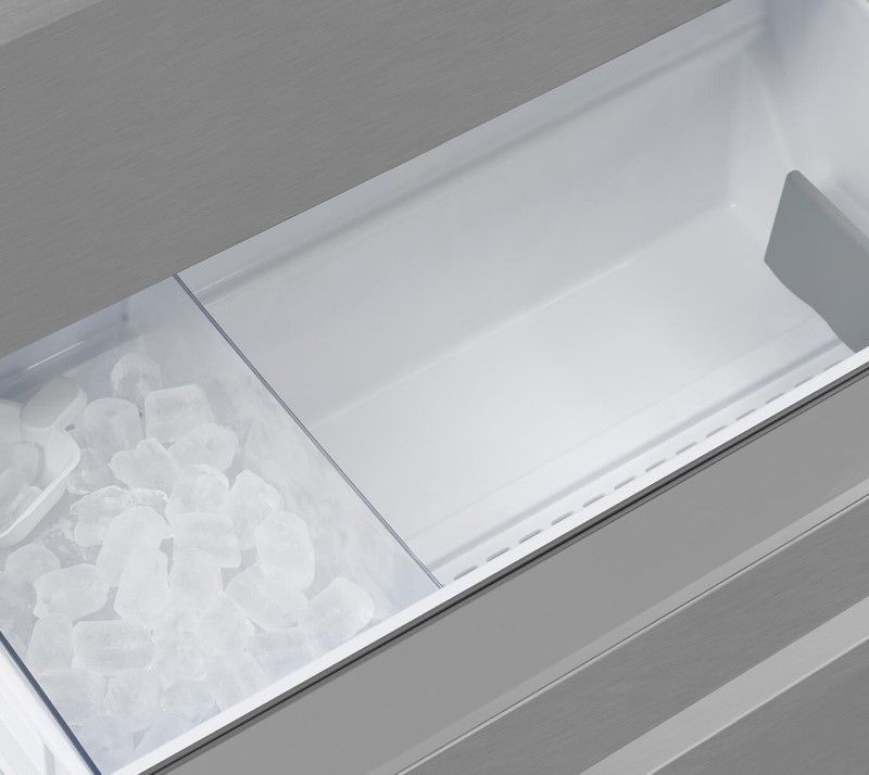 Freestanding Fridge with Ice Maker UR483AP Beko UK