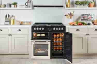 A Leisure Range cooker in a kitchen