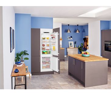 Integrated Neofrost Fridge Freezer with HarvestFresh™ BCND4VE73
