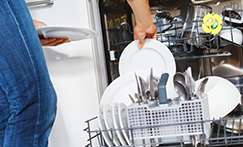 How to load plates in your dishwasher